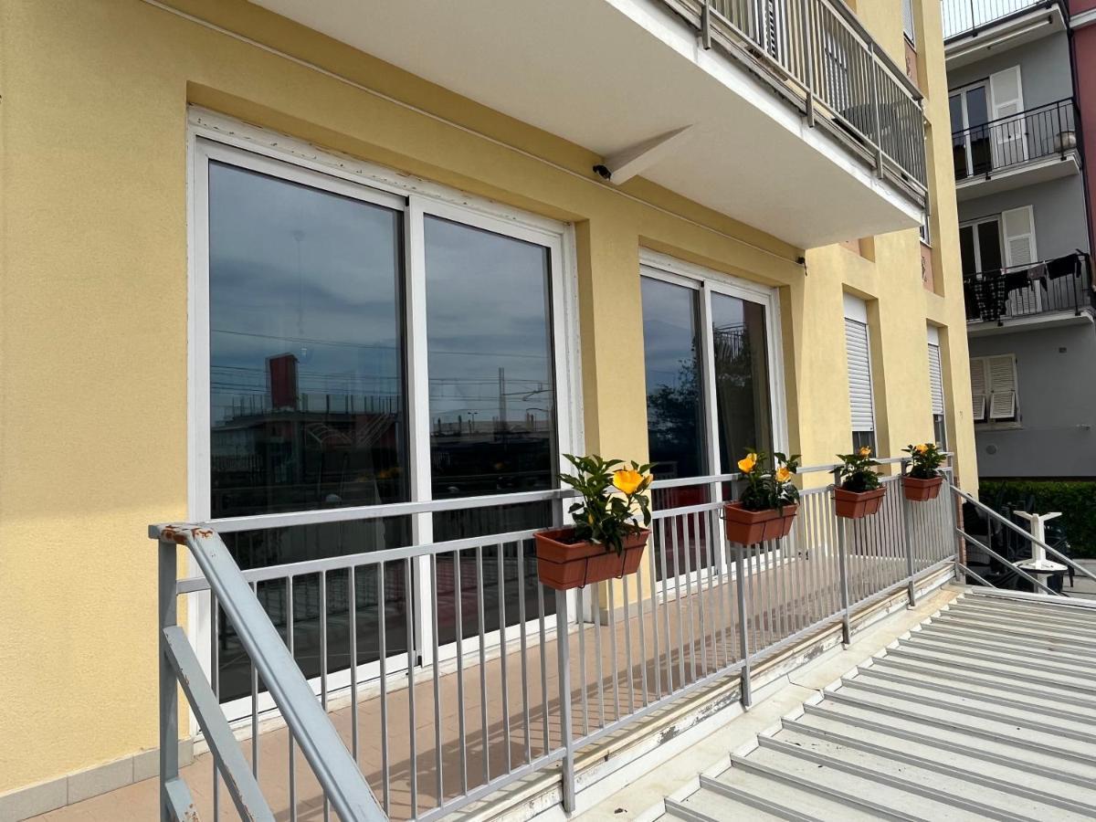 Piccolo Hotel Di ลาวาญา ภายนอก รูปภาพ