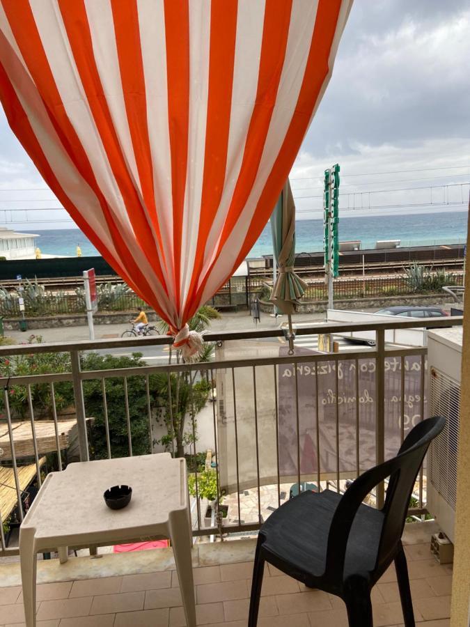 Piccolo Hotel Di ลาวาญา ภายนอก รูปภาพ
